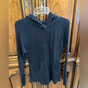 Model & Model Women's Black Hooded Top with front pouch